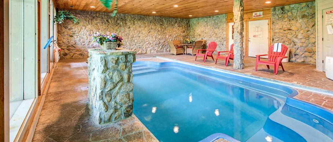 Pigeon Forge Cabin Pool