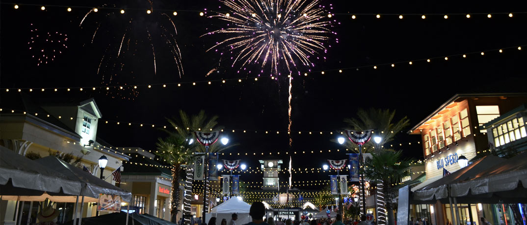 Smoke on the Coast in Destin Fireworks