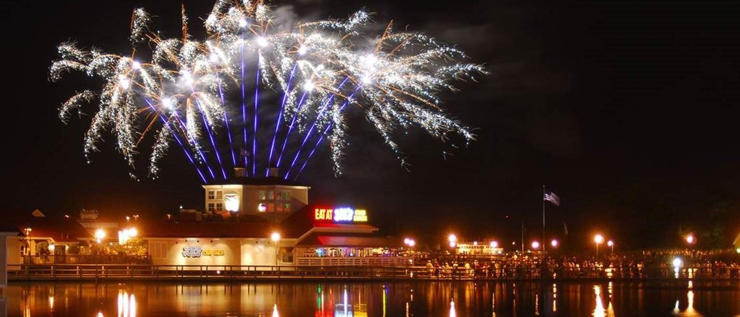 Fireworks over Barefoot Landing